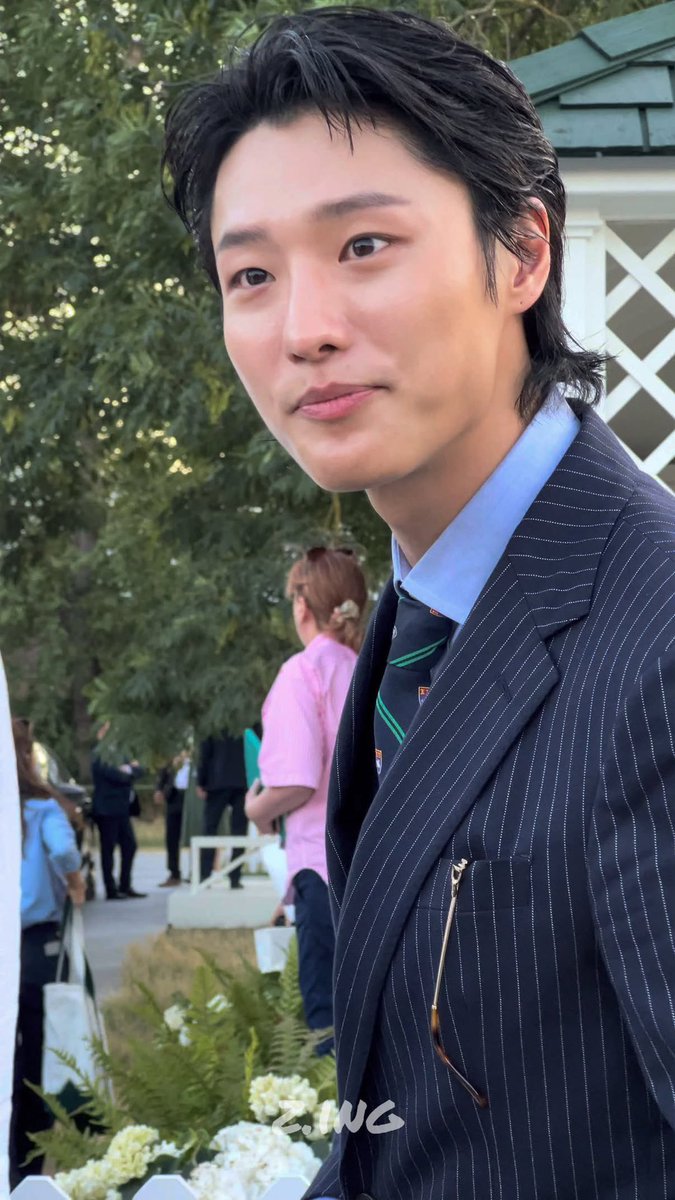 _pujadnwm's tweet photo. SEUNGYOUN!!!!
His beauty is unmatched. He went to Wimbledon to mog everyone.
#WOODZ https://t.co/OuHofXlGjE