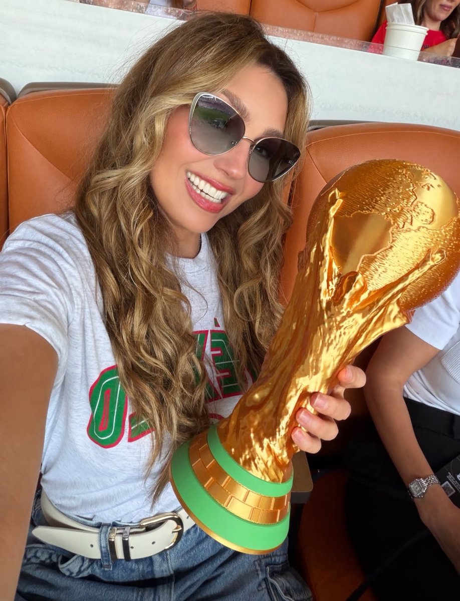 Thalia tweet media