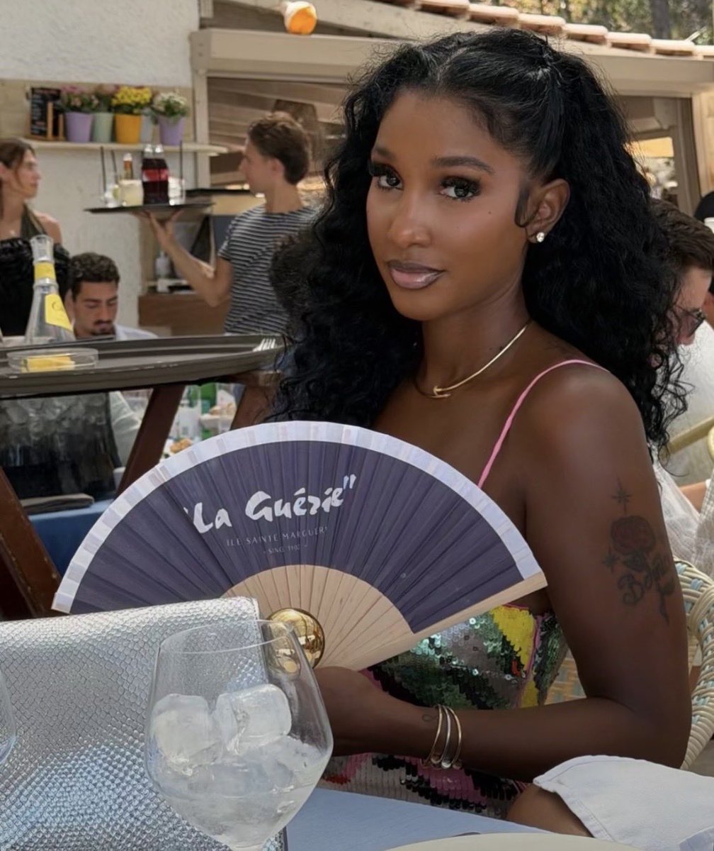 RealBernice33's tweet photo. Live in France 🇫🇷🚀 https://t.co/uqgwk8ch2t