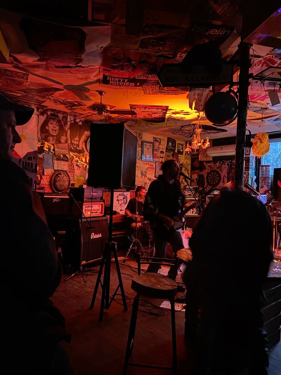 thediaryofiris_'s tweet photo. this band is fucking awesome https://t.co/mgg9RPgJQg