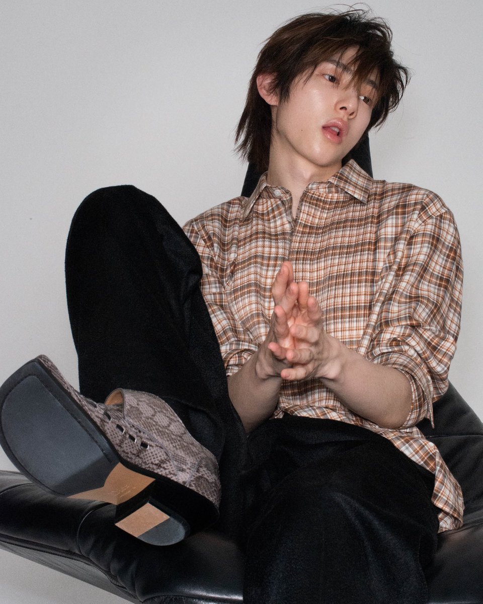 DazedKorea's tweet photo. FIRST SHOW FIRST PARIS #협찬

@cortis
@Dior  @jonathan.anderson

그 누구도 가보지 않았던 길, 파리에서 꿈이라는 이름으로 디올 옴므의 문을 활짝. 
In Paris, they opened the doors to Dior Homme in the name of a dream, stepping onto a path no one had ever taken before. 
director MILKY
editor RYO
fashion PARK JIYEON, PARK SANGWOOK
photography TOM BLESCH
art SERI
hair KIM JEONG HYUN
makeup CHO YUNHA
production SUUN CONSULTANCY

Discover more in <DAZED> KOREA 2026 AUGUST Issue.