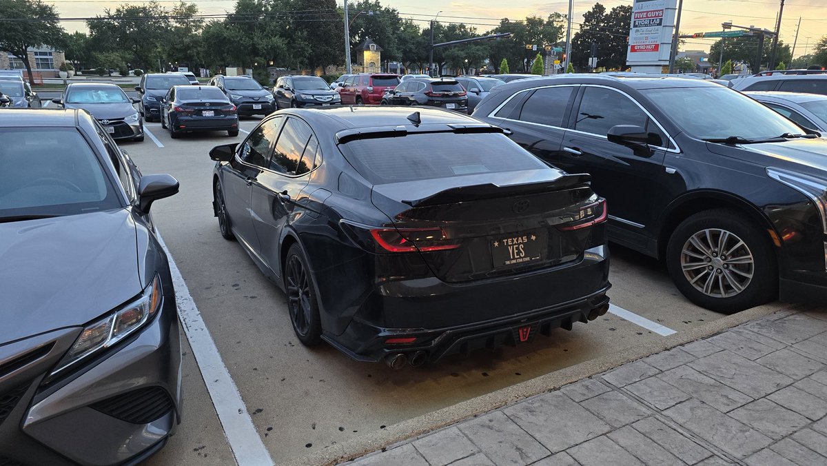 MegalodonTeflon's tweet photo. The "Sickos" dude from the Onion cartoon is driving this mf https://t.co/FvDlYIU5Ou