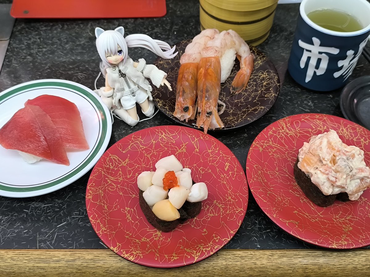 fortissimo19's tweet photo. 朝起きてうまい寿司食いたいって車で100km走って海まで寿司食いに来た https://t.co/gjn1zNspYE
