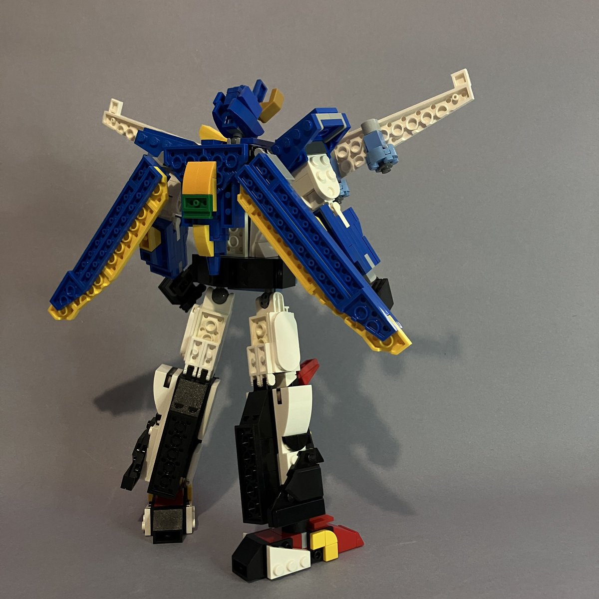 LegoGuy31's tweet photo. LEGO 伝説の勇者ダ・ガーン - 空の三体合体 Sky Saber (スカイセイバー)
#伝説の勇者 #ダガーン #スカイセイバー #合体 #LEGO #MOC #MOCER #MECHA #MECH #BRAVE #braveseries #勇者 #robo #robot #cartoon #anime #japan #90s #90sanime #toy #takara #the合体 #legomoc #afol #伝説の勇者ダガーン https://t.co/bLcPcVclql