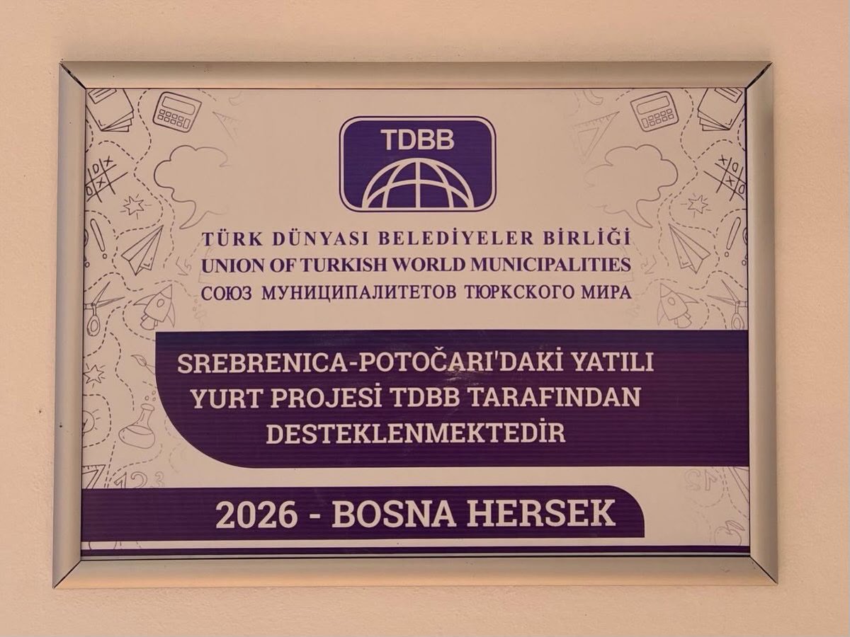 tdbbweb's tweet photo. Türk Dünyası Belediyeler Birliği olarak , Bosna Hersek'te MFS-EMMAUS'un Srebrenica ve Doboj Istok'taki tesislerini ziyaret etti.

Ziyaret kapsamında, MFS-EMMAUS'un yürüttüğü insani yardım faaliyetleri ile sosyal destek projeleri hakkında bilgi alındı. Srebrenica'da "Hatidža Mehmedović" Yaşlı Bakım Evi ziyaret edilerek annelerimiz ve merkez sakinleriyle bir araya gelindi; Doboj Istok'taki "Duje" Kabul Merkezi'nde ise yürütülen sosyal hizmet çalışmaları yerinde incelendi.

TDBB olarak uzun yıllardır iş birliği içerisinde bulunduğumuz MFS-EMMAUS ile hayata geçirilen ortak projelerin, insani yardımlaşma ve sosyal dayanışmanın güçlenmesine katkı sunmaya devam etmesinden memnuniyet duyuyoruz.