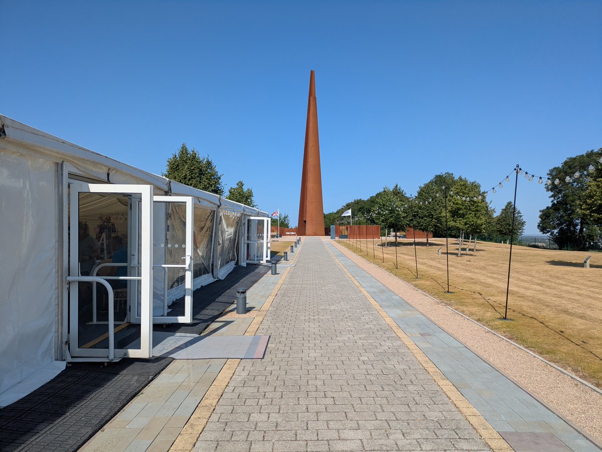 fionaduncan31's tweet photo. It was a lovely day yesterday at the #InternationalBomberCommandCentre in #Lincoln 
Lots of interested new customers and many who returned to buy again
https://t.co/fFFk5Y7AFt
#EarlyBiz #LincsConnect #Upcycle #ArtForSale https://t.co/9fTmR5AwQk