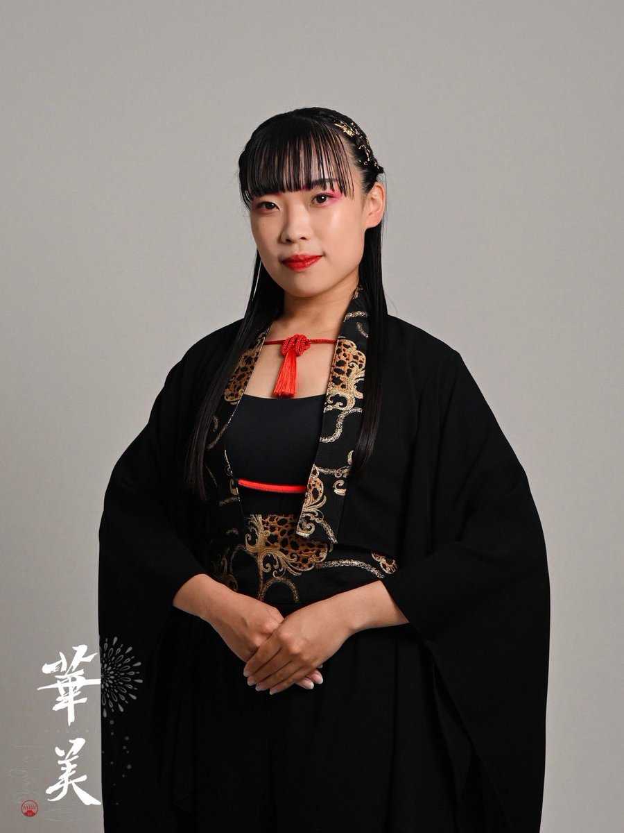 hanabi_dance_jp's tweet photo. 🪭No.1
なかむらえりか / Erika Nakamura
【Message】
2年目を迎えた華宴!
今年は会場も大きくなり、新たな演目もご用意しています!!
より華やかに、よりパワーアップしたステージをぜひお楽しみください!
皆さまのご来場を、会場にて心よりお待ちしております✨
#華美 #hanabi #華宴 https://t.co/Swqt1aY1r2