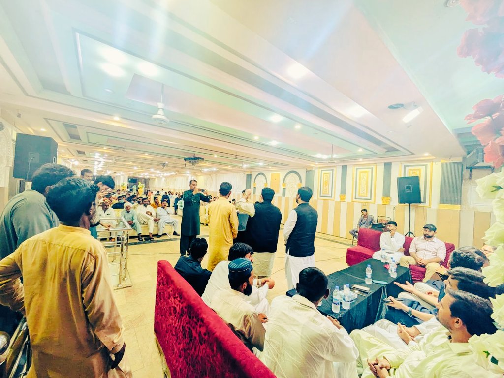 ShoaibKhanNiaz9's tweet photo. پاکستان عوام راج تحریک ورکر کنونشن فاروق آباد
ڈاکٹر جنید بٹ صاحب اور شیخوپورہ کی ٹیم کواس کامیابی پر مبارکباد❤
@iqrarulhassan @AwamrajPK @JunaidButt611 @BilalAmin_Bajwa @MBilalBaigSA @niaz_baloch11 @HamidMirPAK @AwaamRaajFsd @MuzammalAz13736 @PTI_SkpOfficial https://t.co/xRyPD6Bn87