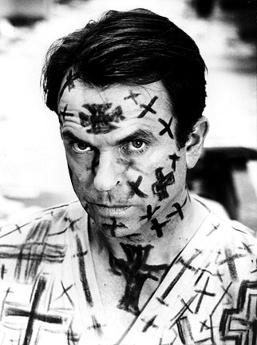 horrorlosers's tweet photo. Adiós a SAM NEILL, la mirada del carisma. Pocos actores han protagonizado tantos clásicos absolutos del cine fantástico y de terror: POSSESSION, JURASSIC PARK, IN THE MOUTH OF MADNESS, EVENT HORIZON o poner cara al Damien Thorne adulto, entre decenas de otros muchos títulos de culto. Descanse en paz