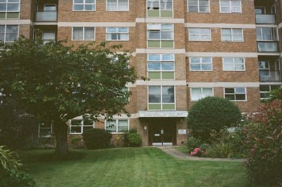 nickdemarco_'s tweet photo. Flats
Konica Hexar AF, Kodak Portra 400 (Expired), July 2024

We are now on Camera No. 18. In my compact camera project, the incredible Konica Hexar AF - definitely one of the best. Review here: https://t.co/rDvMnEwKbs

#filmphotography #konica #compactcamera #portra #brighton https://t.co/TNIr2ryity