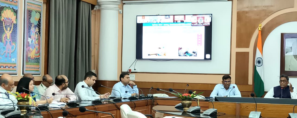 BiharCabinet's tweet photo. मुख्य सचिव श्री प्रत्यय अमृत की अध्यक्षता में "जन वितरण प्रणाली" की प्रगति, "टी.बी. मुक्त भारत अभियान" तथा "पीएम सूर्य घर: मुफ्त बिजली योजना" के अंतर्गत 'यूटिलिटी लेड एग्रीगेशन मॉडल' की प्रगति की उच्च स्तरीय समीक्षा बैठक आयोजित की गई।
#PMSGMBY
#TBMuktBharat
#PMSuryaGhar https://t.co/4HZIS8QhU4
