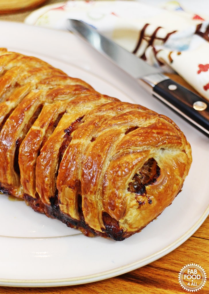 FabFood4All's tweet photo. Impress your family with this delicious Italian Minced Beef Plait - a mix of meatloaf and Beef Wellington! #Mince #Groundbeef #EasyRecipe https://t.co/Q7RMYRiJFg