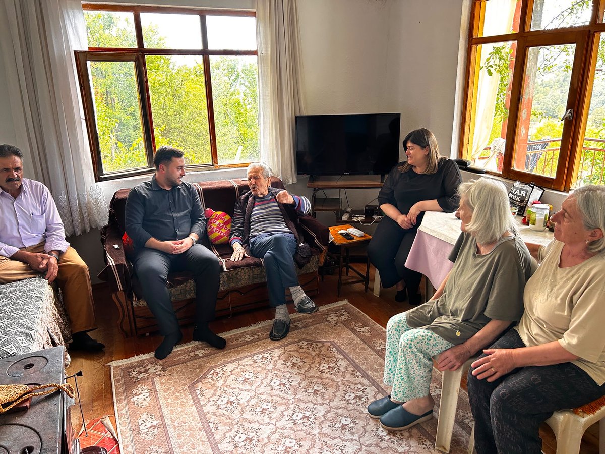 ibradi_k's tweet photo. İbradı Sosyal Yardımlaşma ve Dayanışma Vakfı tarafından, Aydınyayla Mahallemizde ikamet eden gazimiz Mevlüt Siyavuşoğlu ziyaret edildi. https://t.co/6EDs6ZS6Fb