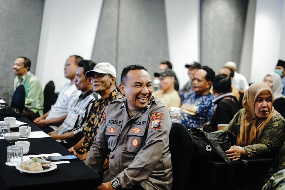 bc_probolinggo's tweet photo. Dari Sukodono untuk Lumajang, Bea Cukai Probolinggo Ajak Masyarakat Bersama Perangi Rokok Ilegal

Selengkapnya di:
https://t.co/EEdjlPJac8 https://t.co/kQtboSFpuS
