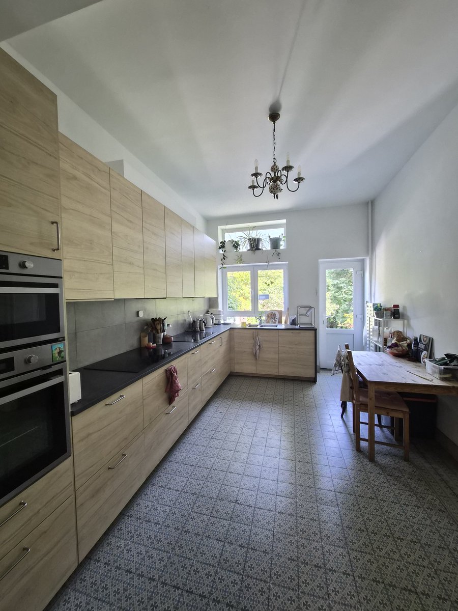 bloosroos's tweet photo. Hi I am renting out our room in brussels for couples or alone in a really cozy coliving house! Dm me if you are interested and please share! 🩷🌿 https://t.co/1ePFq5i35w