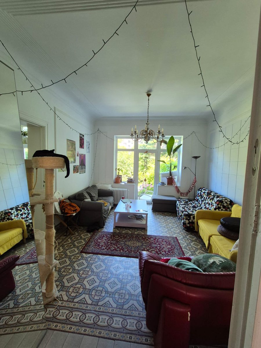 bloosroos's tweet photo. Hi I am renting out our room in brussels for couples or alone in a really cozy coliving house! Dm me if you are interested and please share! 🩷🌿 https://t.co/1ePFq5i35w