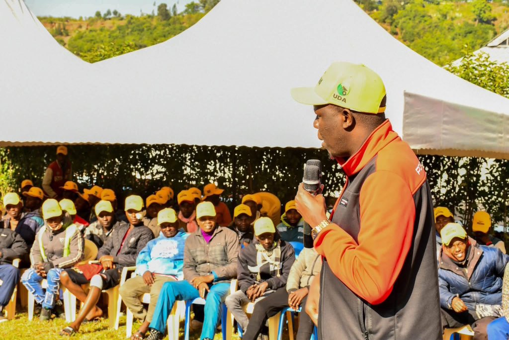 HonKibore_K's tweet photo. Mapema ndio best. 

    Ol Kalau is proof that greatness starts with the people. https://t.co/mUlEl4w1ao