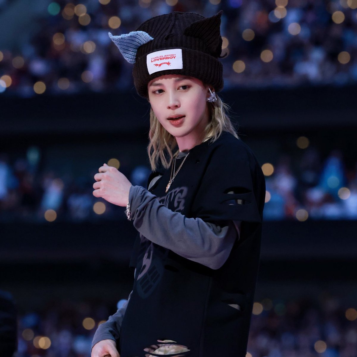 celeb_wish_list's tweet photo. ❏ WHO : #BTS #방탄소년단 #지민
❏ WHERE : BTS WORLDTOUR 'ARIRANG' LONDON
❏ BRAND : #AAKAM #아캄
❏ ITEM : Contrast Layered Long Sleeve - DARK GRAY
❏ 출처 : 팬X themythofjimin, 방탄소년단 공식 X https://t.co/A1D66EO421