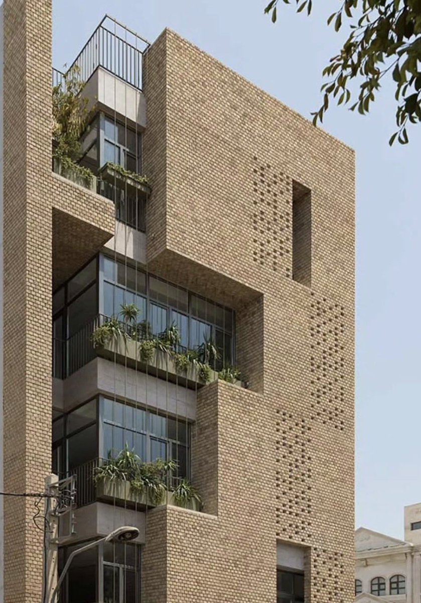 SustainableTall's tweet photo. 2nd place in the annual brick architecture awards in Iran

Apartment building in Bushehr, Iran

Architect: Mehdi Baghbani https://t.co/t9TJ125qxC