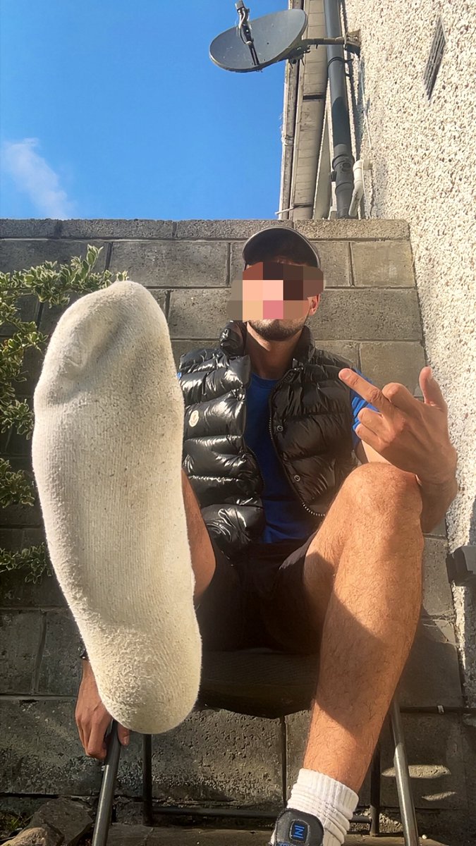 Masterhcm1's tweet photo. Monday morning fags. Get out there and work hard for master’s cash. 💴 😈 🔥
#scally #chav #master #scallymaster #findom #mascdom #pufferjacket #airmax #monclermaya #roadman https://t.co/DNabOhvWVR