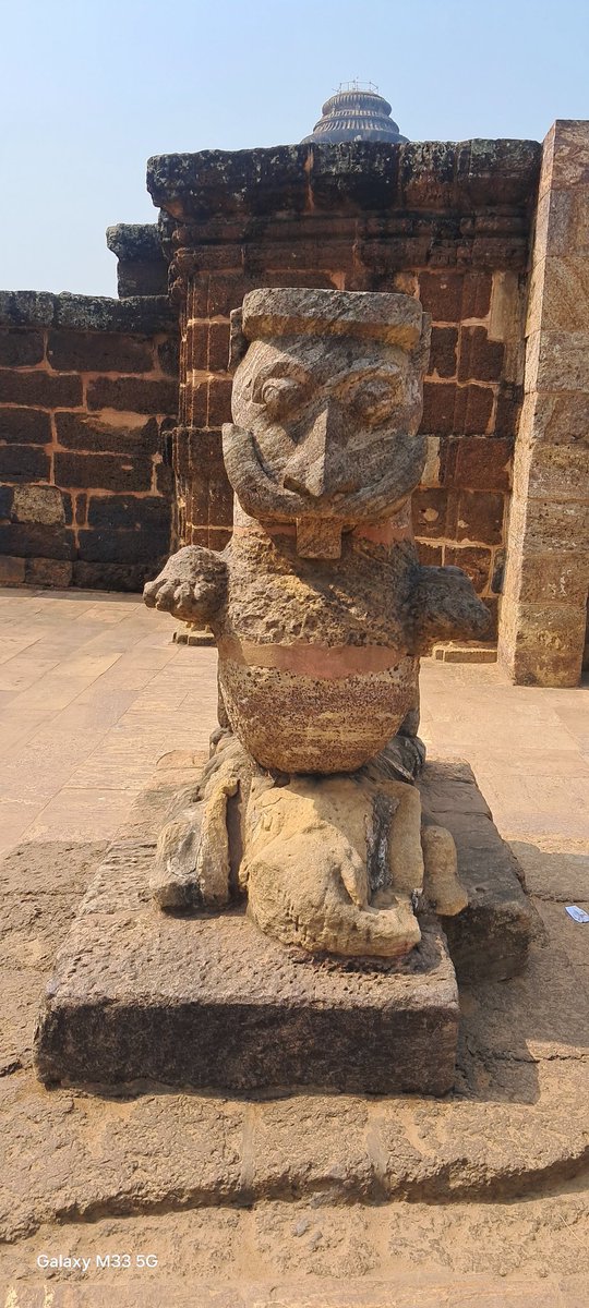 artsforever01's tweet photo. "Rockcut statues don't stand in Nature.
They are Nature, given a face."
Good Afternoon..
#rockcut #history #peace #historical https://t.co/8psINGzn2O