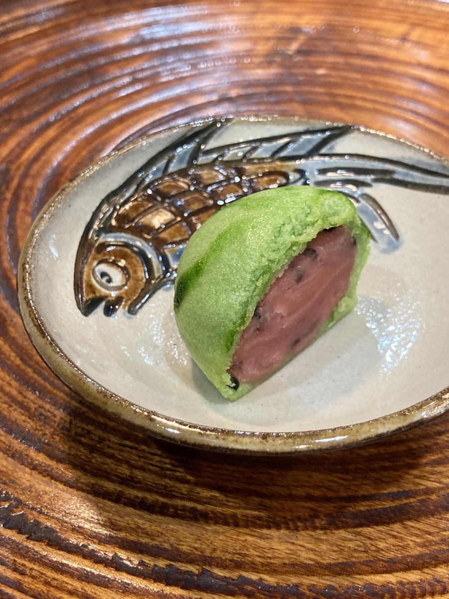 Eigetsu5's tweet photo. スイカ🍉の薯蕷、かわいい！

#五十鈴茶屋
#赤福 https://t.co/Hkd64jqQwM