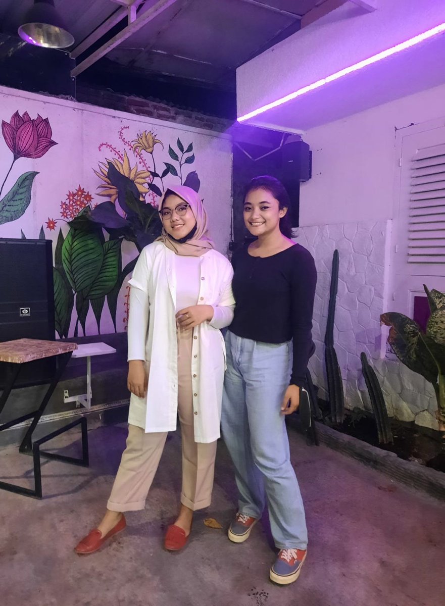 intuuuuun's tweet photo. yaallah kangen bes @bluefiendfyre https://t.co/02h49jZFvX