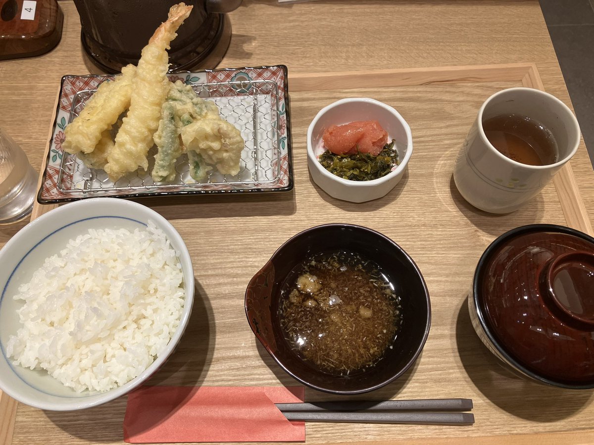 operaoh1's tweet photo. 地元のAEON MALL
空き店舗が目立っていたフードコートに新しいお店が何軒か入り、賑わいが少し戻って来た
今日は明太子が食べ放題の天ぷら屋へ https://t.co/uAbZUvuwQg