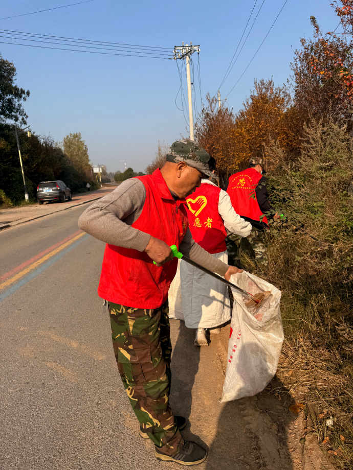 berg_nele's tweet photo. [Join our Neighborhood Community Clean-Up this Sat 9AM at Central Park! Bring gloves u0026 a friend—free snacks provided. Let’s make our block shine!]， https://t.co/bIjNHqRKyp