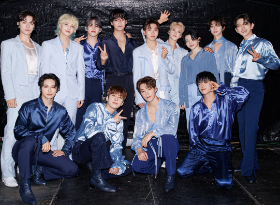 happy_pickup_'s tweet photo. 🚨 세븐틴, 13명 전원 '2번째 재계약' 체결

세븐틴 멤버 전원이 소속사 플레디스와 2번째 재계약에 뜻을 모았습니다.

병역 이행 중인 멤버들은 복무 여건에 맞춰 순차적으로 계약을 진행할 예정이며,
 13명 모두 팀을 떠나는 멤버 없이 함께하기로 결정했습니다.
세븐틴은 "13명이 함께 더 멀리 나아가겠다"며 팬들에게도 앞으로의 여정을 함께해 달라고 전했습니다.

🐶 행복이 한마디

13명이나 되는 그룹이 데뷔 11년 만에 두 번째 재계약까지 전원 함께 간다는 건 정말 쉽지 않은 일인데 ㄷㄷㄷ
팬들에게는 올해 가장 반가운 소식 중 하나일듯!!