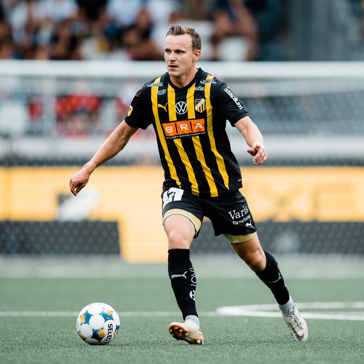 bkhackenofcl's tweet photo. BK Häcken säljer Marius Lode till Sarpsborg 🐝

Norrmannen har spelat 82 matcher för Bollklubben sedan han anslöt våren 2024. Förra året var han med och vann guld i Svenska Cupen. Nu säljs mittbacken till Sarpsborg. Tack för alla minnen och lycka till, Marius 💛🖤

#bkhäcken https://t.co/6noRGz37Sw