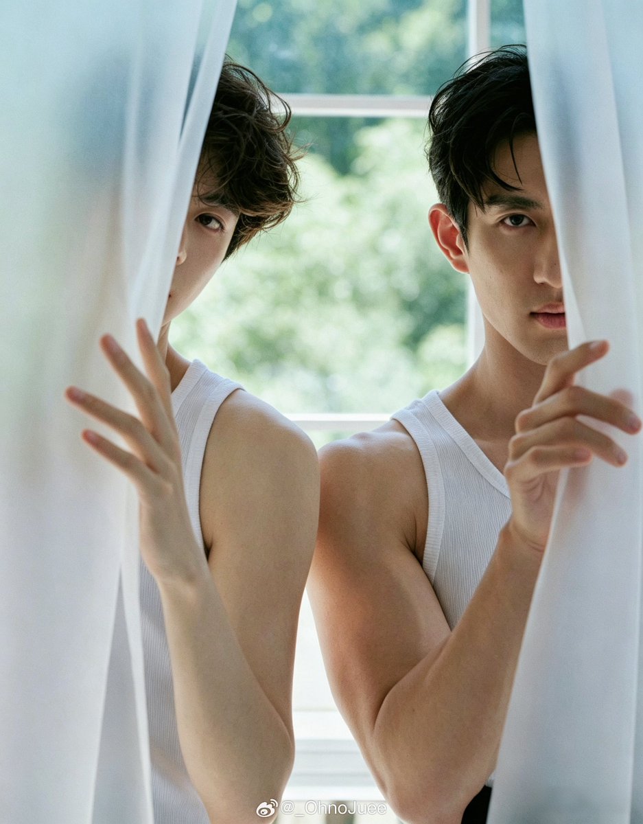 MILKYWAY2309's tweet photo. ฤดูร้อนปีนี้ ฮอตจริงๆ ❤️‍🔥

Cr. _OhnoJuee
#AydenSng #LyuSitong 
#Aylio #政瞳 https://t.co/nIazRO4gSD