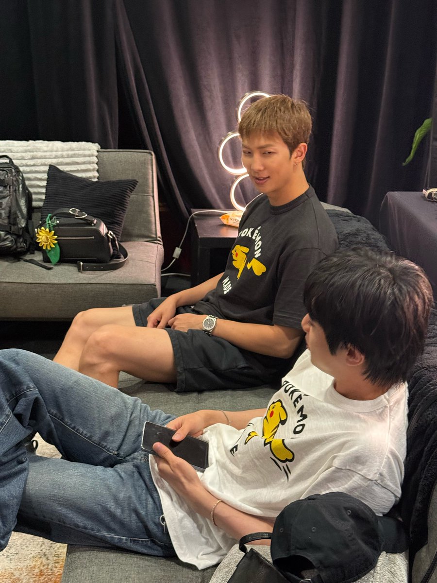 jinnieslamp's tweet photo. 260713 BTS Official Instagram post with Jin and RM

💬: “I wore it first”

https://t.co/M86DR3xfxS https://t.co/IBd6AGKBUA