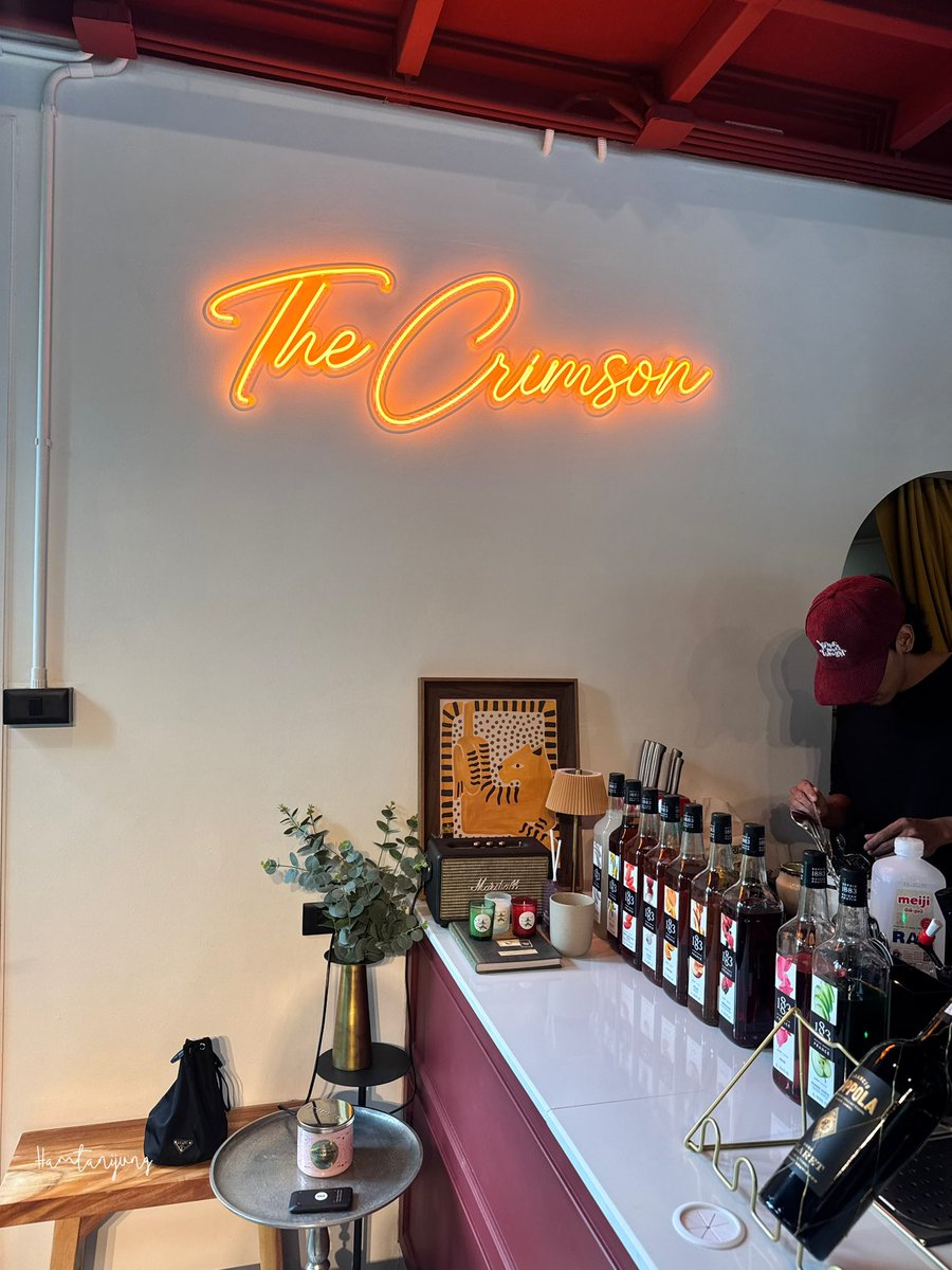 Hamtanijung's tweet photo. ร้านสวยมากกก ใส่ใจทุกดีเทล
Pot pie เนื้อ อร่อยมากกกกก
Chocolate ก็ดี ❤️❤️
ร้านเปิด 10.00-18.00 น. (มัมบุ๊คแจ้งว่า 9.00 แอร์จะยังไม่ค่อยเย็น ขอเป็น 10 ดีกว่า ) เปิดทดลองไปเรื่อยๆยังไม่มีกำหนดปิดนะคะและจะมีอาหารทยอยมาเพิ่มขึ้นค่ะ
#เป๊กผลิตโชค #PeckPalitchoke 
#TheCrimsonSoftOpening https://t.co/0P4kPVknrt