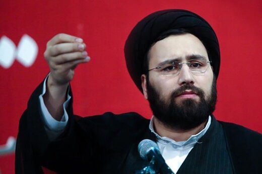 ukf74r's tweet photo. در منطقِ انقلاب مذاکره نشانهٔ فراغت از پیکار نیست بلکه عرصه‌ای دیگر از همان رویارویی است جایی که دیپلماسی هنگامی اعتبار می‌یابد که پاسدارِ اصول و آرمان‌ها باقی بماند نه معبری برای استحاله و سازش

#خمینی_جوان https://t.co/ZLahjW55ad