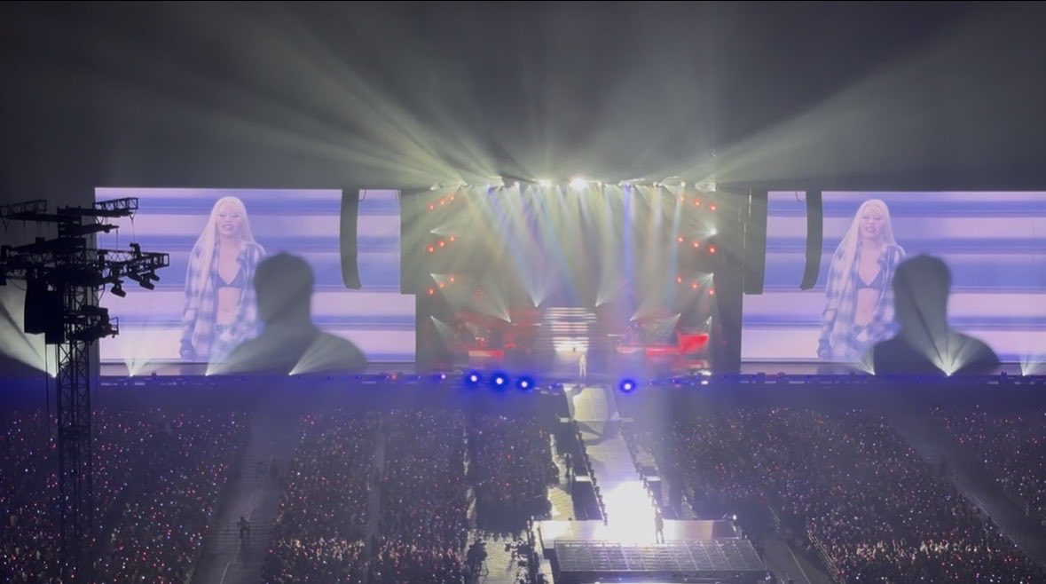 kou___0628's tweet photo. ライブ映像のangle、Let you goを見る→MVを見返す→ライブ映像を見返す
を一生繰り返してる。ちゃんみなに少しずつ西洸人が近づいて来るの見てると本当に泣ける。
#ちゃんみな #AODFINAL https://t.co/6L7JGXT4Bu