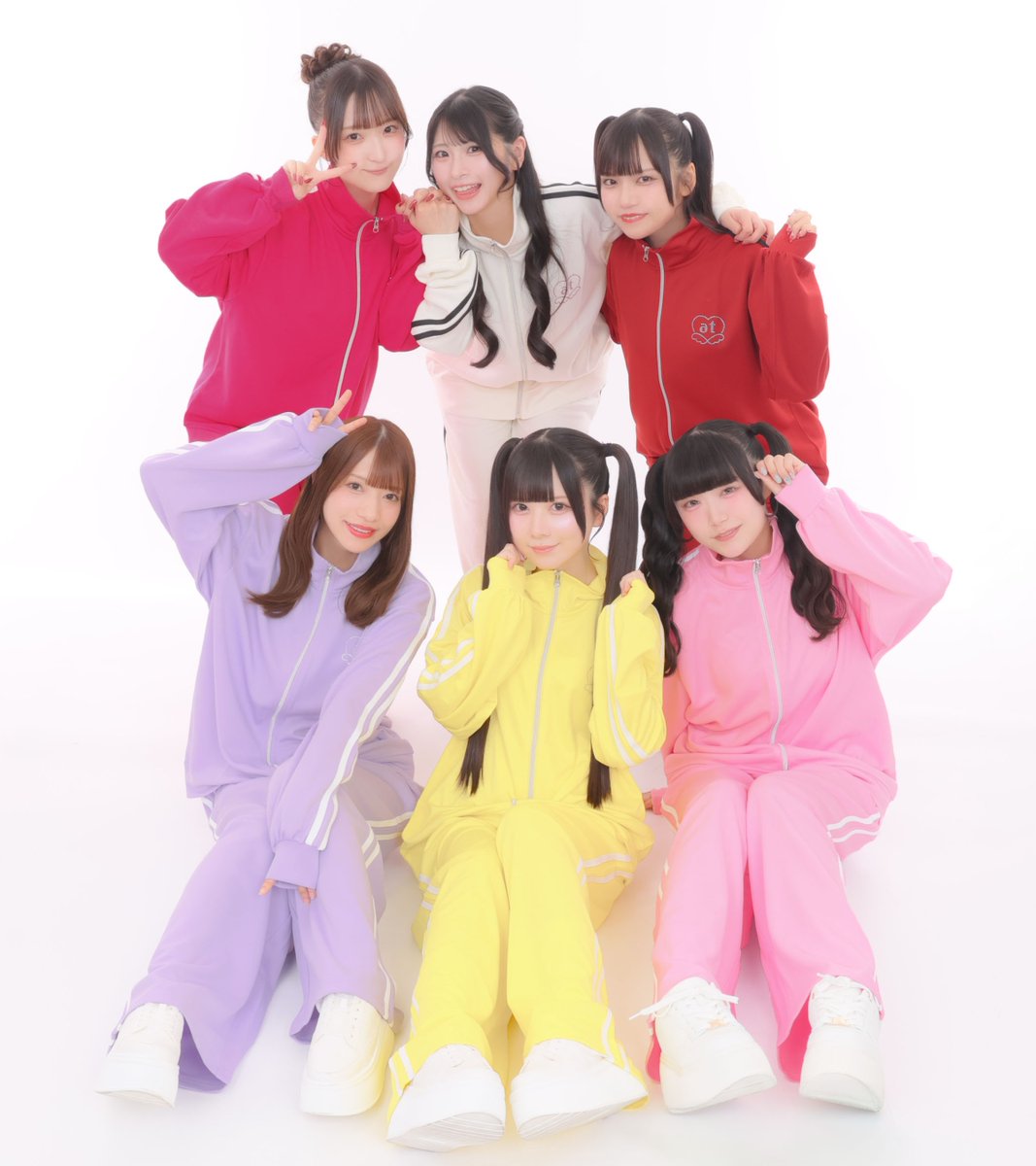 athome_cafe's tweet photo. しまむら×あっとほぉーむカフェ🎀

「ジャージセットアップ」はしまむらパーク（オンラインストア）にて受注生産販売🛒ˊ˗

▼受注期間
7/18（土）15:00～7/25（土）23:00
▼しまむらパーク
https://t.co/JPAR3kg6L8

#pr https://t.co/QAJIDDLHhg