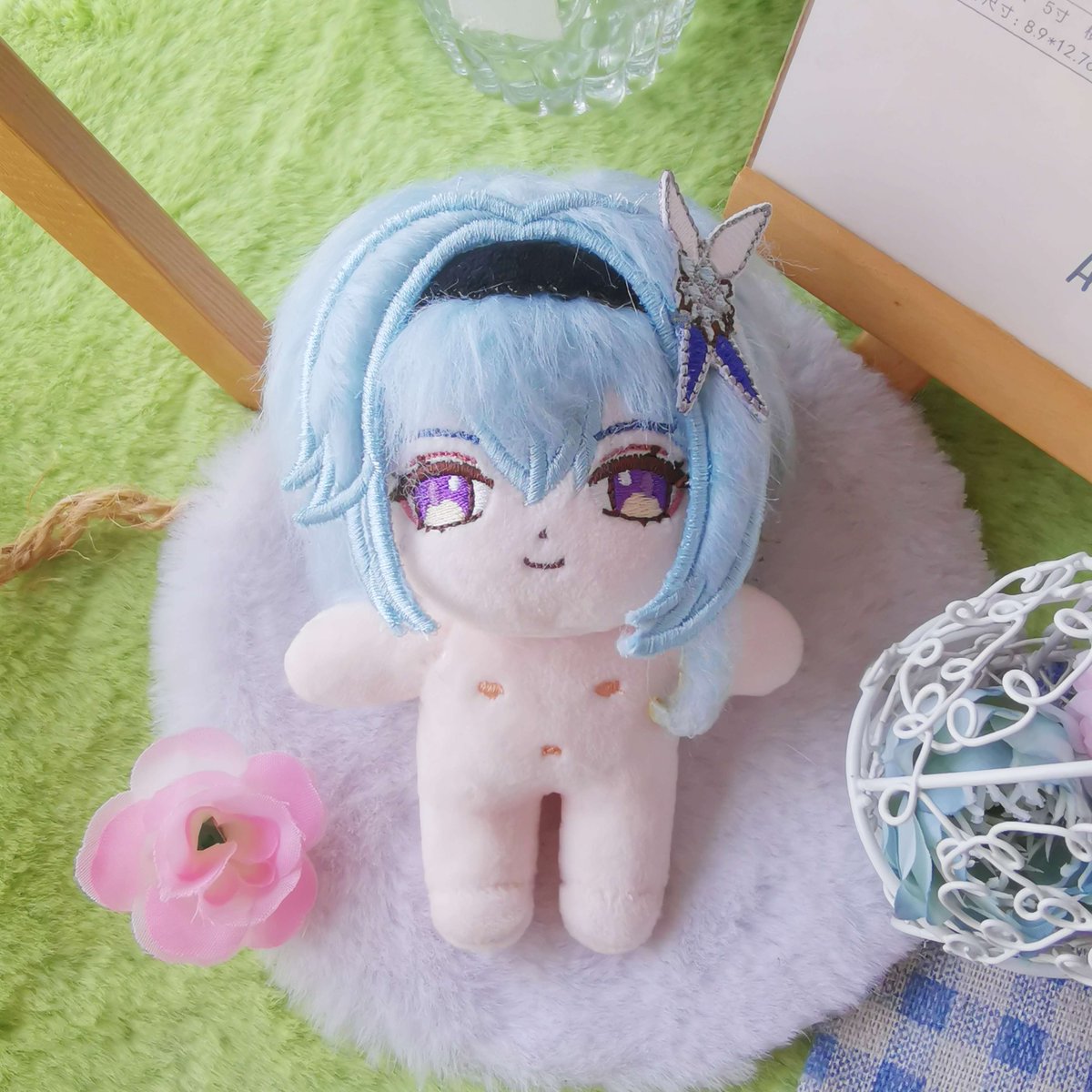 透明感あふれる水色ヘアが可愛い、10cmサイズの小さなぬいちゃん