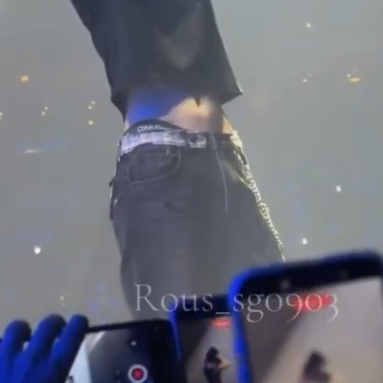 sunsunymous's tweet photo. like why do his pantsu sit like that on his hips.... why is he shaped so enticingly?! https://t.co/RbXLjNg7I0