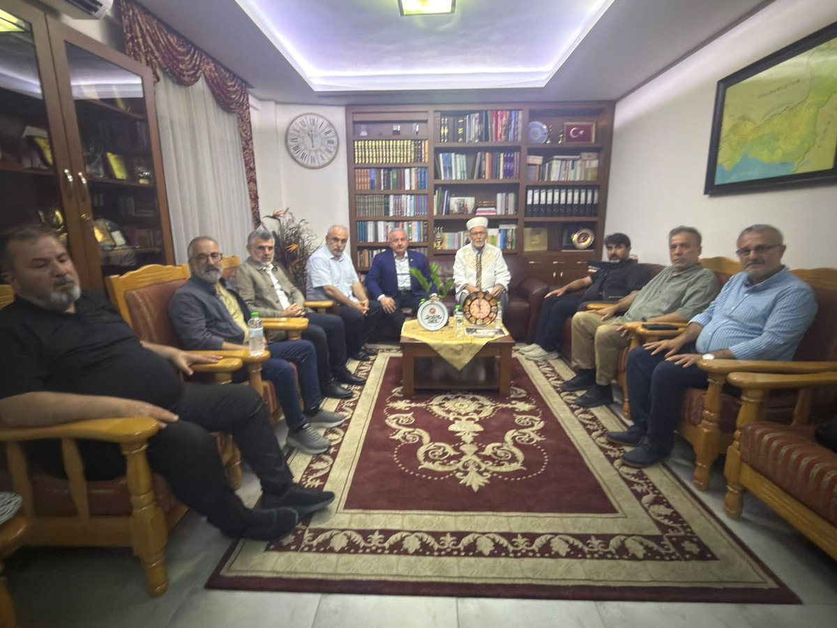 MustafaSentop's tweet photo. Batı Trakya Türklüğünün kadim merkezi Gümülcine’de Müftülüğümüzü ziyaret ettik.

Seçilmiş Müftümüz İbrahim Şerif, uzun yıllardır hukuk ve kimlik mücadelesinin öncülüğünü vakarla sürdürmektedir; bu onurlu duruş her türlü takdirin üstündedir.

Batı Trakya’daki kardeşlerimiz hiçbir zaman yalnız değildir; kalbimiz her daim onlarla beraberdir.