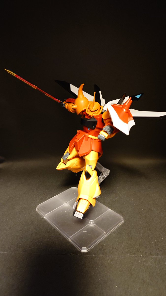 toneeru1's tweet photo. グフイグナイテッド完成しました。シールドが肩アーマーと多少干渉しますので手に持たせたほうが良さげです。
イザーク機や量産機はプレバン行きでしょうか

#ガンプラ https://t.co/3aEfcYtR3x