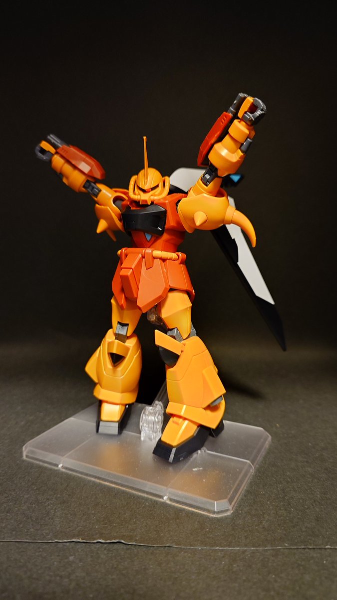toneeru1's tweet photo. グフイグナイテッド完成しました。シールドが肩アーマーと多少干渉しますので手に持たせたほうが良さげです。
イザーク機や量産機はプレバン行きでしょうか

#ガンプラ https://t.co/3aEfcYtR3x