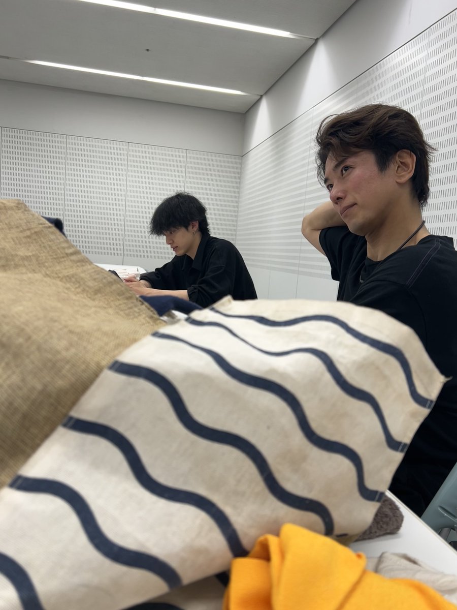 CRcrownland's tweet photo. わかりましたか？

#冠モナキ　ってポストするんですよ。

私はやるつもりですよ。

しらんけど🤪

#モナキ

#じんの横顔
#背景ケンケン https://t.co/KkF3y7c1mL