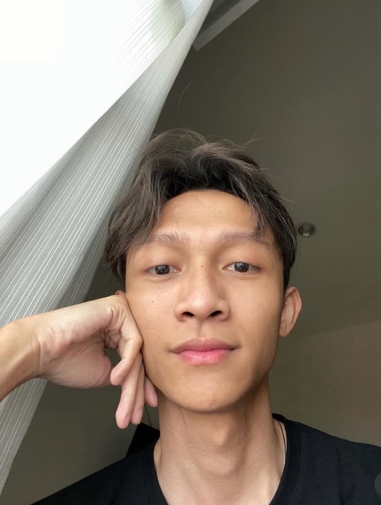 AoYin_Lau's tweet photo. Lewat ga? Mirip Aming katanya🙂 https://t.co/5LHaU8ESP0