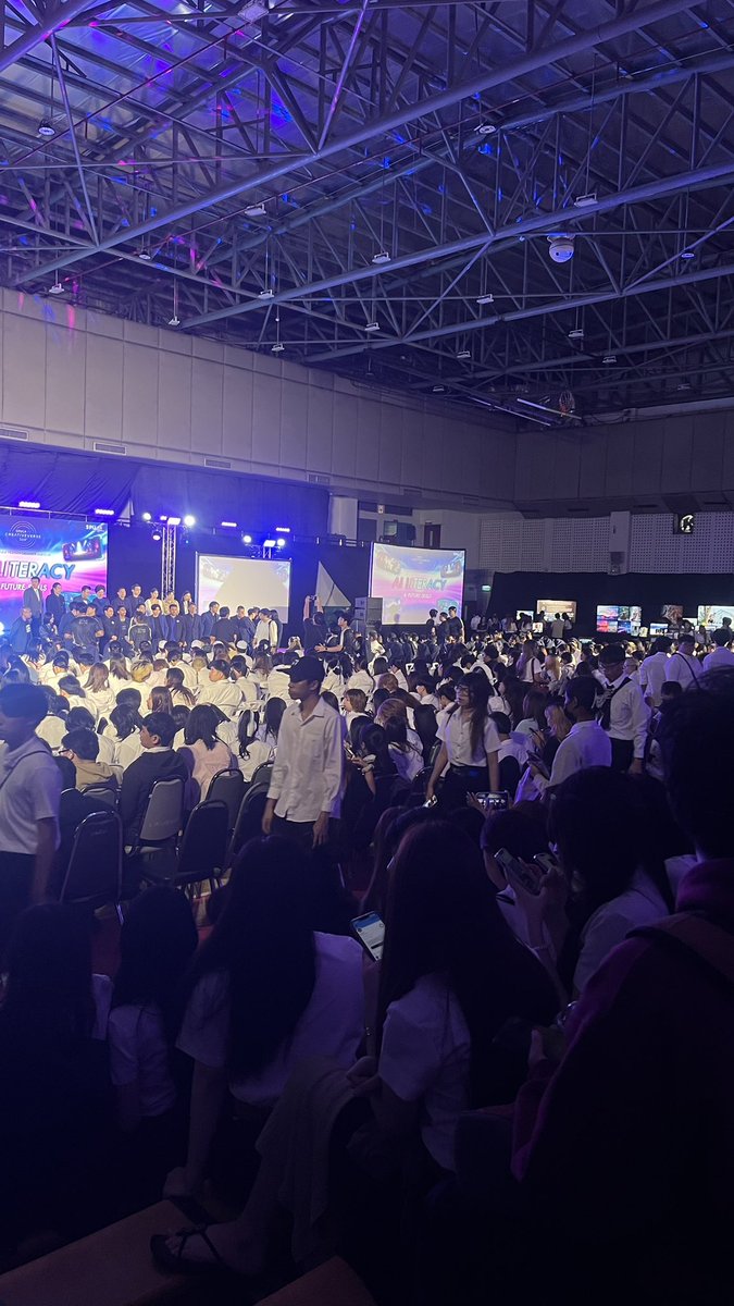 7StepL's tweet photo. 13/20 เชิญทุกคนมาเดินชมผลงานaiได้คับ

#SPUCAaiShowcase https://t.co/0zexwmWasS