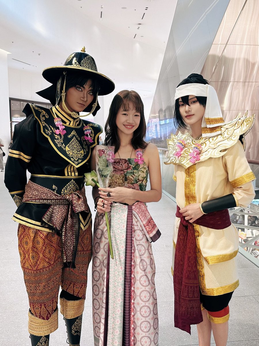 KesToraoCosplay's tweet photo. เรฟแต่งตัวตามการ์ตูนเบา ๆ ไปหานักเขียนค่ะ
#อโยธยาเอยาวดี https://t.co/y0b5PxV8C5