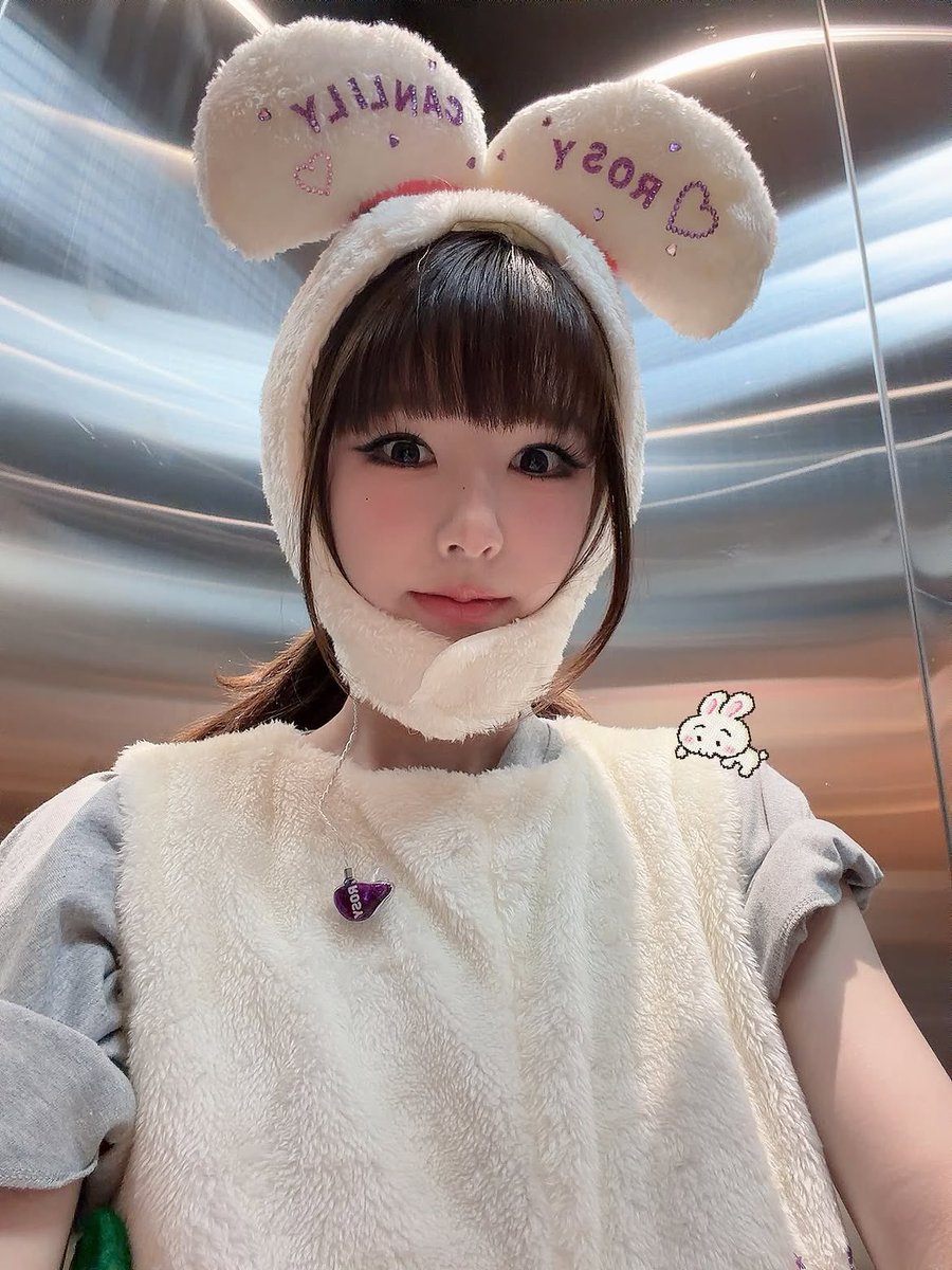zhaolusi_intl's tweet photo. [📸] 071326 #ZHAOLUSI #赵露思          
Zhao Lusi IG Update @/rooosyzh09

[1]

“🐰🪩”    

#RosyZhao #조로사 #จ้าวลู่ซือ https://t.co/WOuhiD1m5W