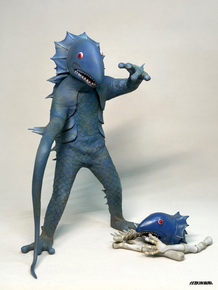 kaijueigakan's tweet photo. WF2026s
怪獣映画館　卓番 3-8-8

新作『半魚人ボーズ星人』塗装例
©円谷プロ
原型：大熊悠真
全高：約300mm
価格：45,000円
未塗装/未組立
※特典付き（10cmぐらい、白骨状態の様子）

よろしくお願いいたします!
#ウルトラマンレオ #wf2026s https://t.co/gJdrjip5V8