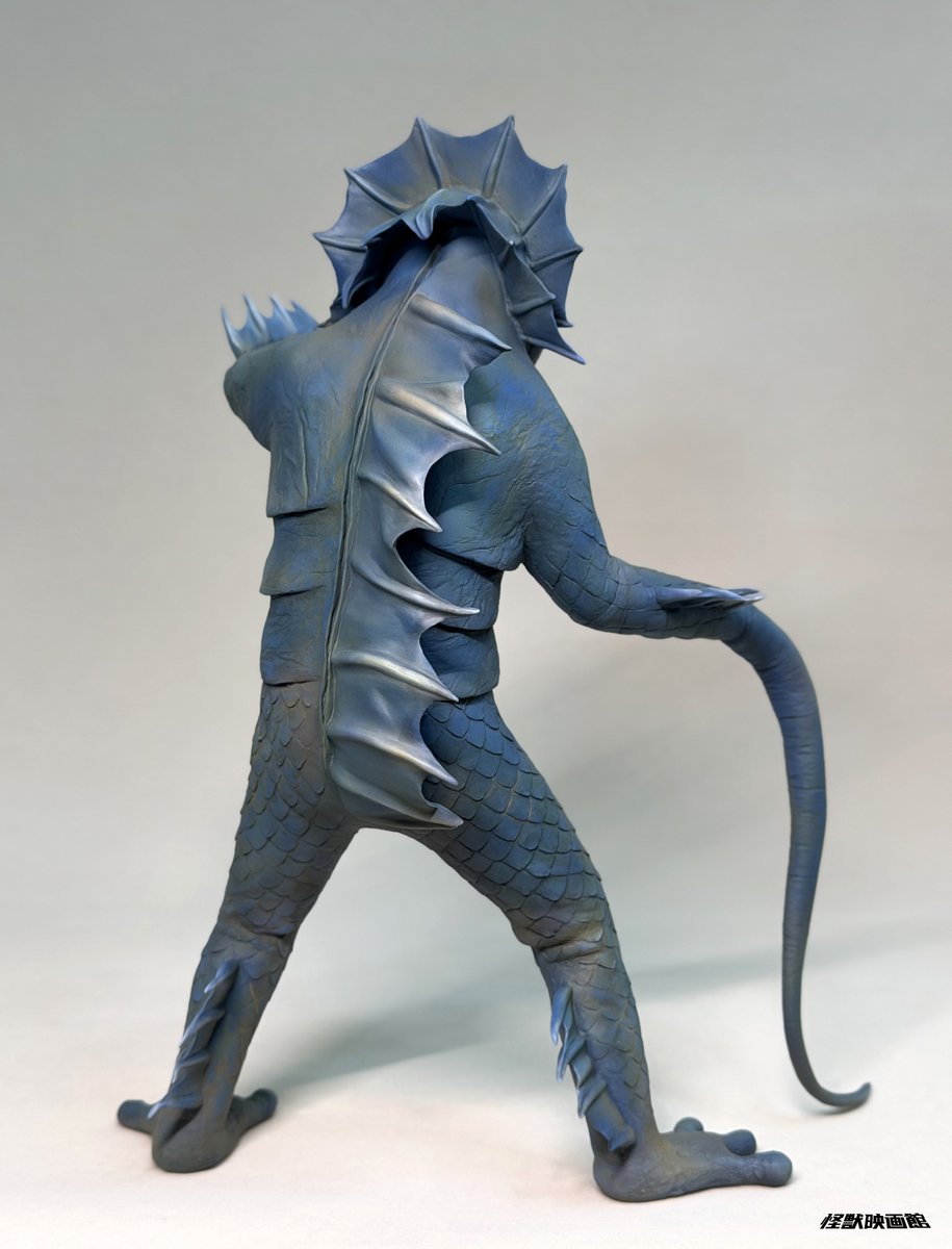 kaijueigakan's tweet photo. WF2026s
怪獣映画館　卓番 3-8-8

新作『半魚人ボーズ星人』塗装例
©円谷プロ
原型：大熊悠真
全高：約300mm
価格：45,000円
未塗装/未組立
※特典付き（10cmぐらい、白骨状態の様子）

よろしくお願いいたします!
#ウルトラマンレオ #wf2026s https://t.co/gJdrjip5V8