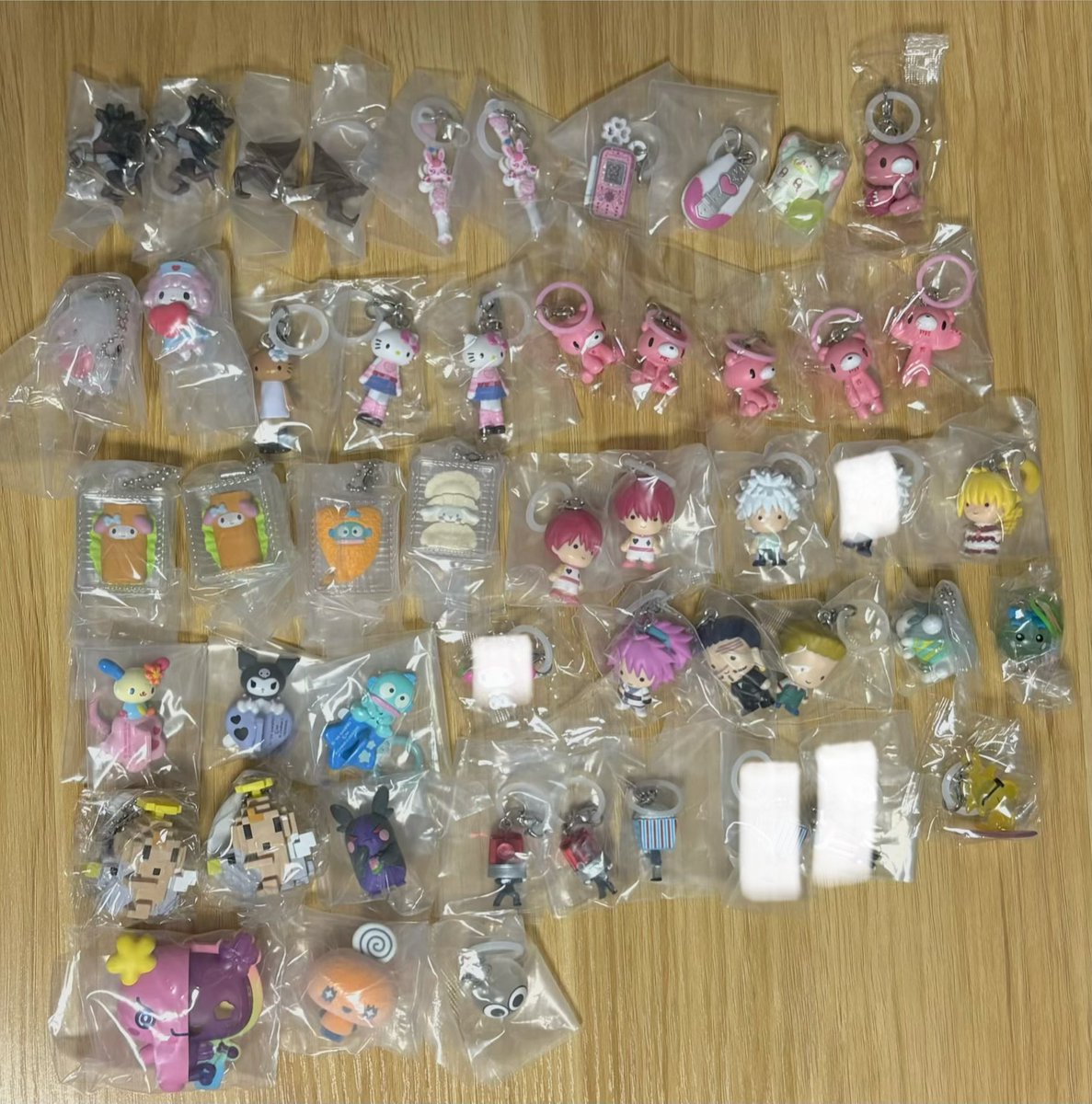 Splatoon25914's tweet photo. めじるしアクセサリー 交換 異種交換
開封済みの物でも大丈夫です〇

【譲】画像1枚目

【求】画像2枚目 〜
その他めじるしアクセサリー
HUNTER×HUNTER 
その他のルカリオ、ぎんじろっち

✳️Yahooフリマ
よろしくお願いします💖 https://t.co/2r3nBvyANh